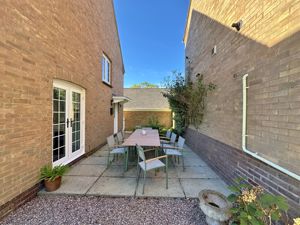 Photo 21- click for photo gallery